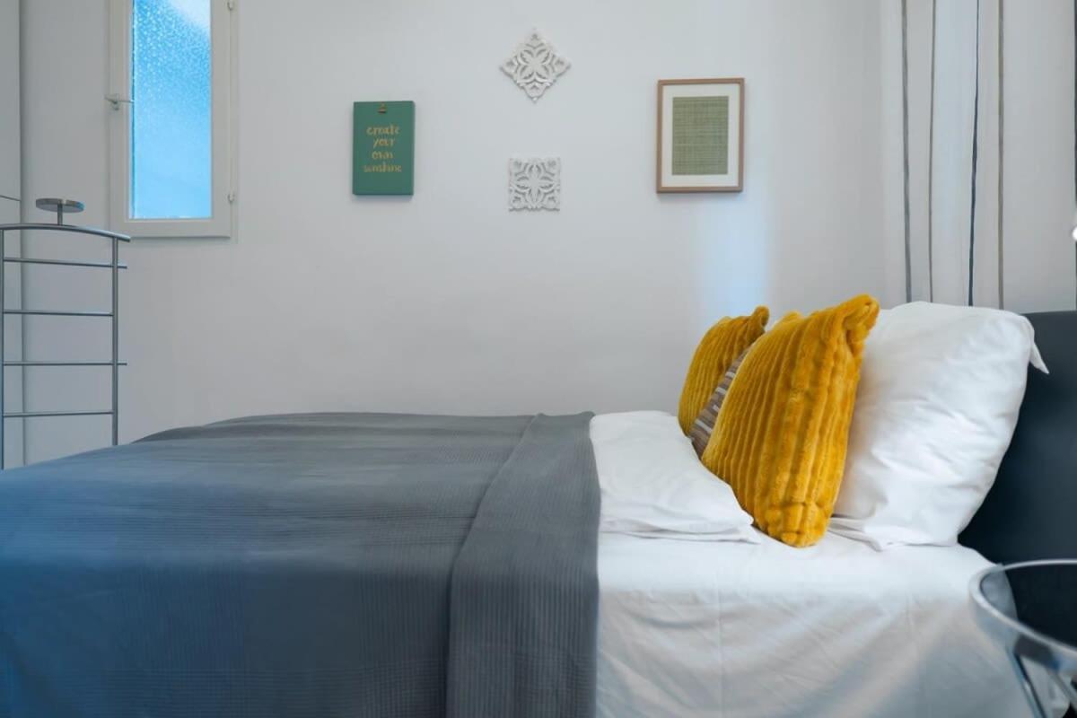 Chic Central Flat With River View Будапеща Екстериор снимка