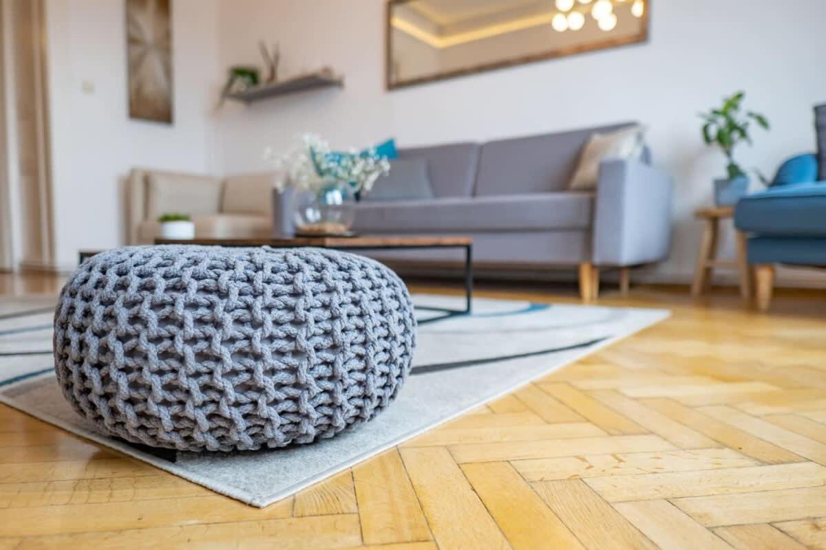 Chic Central Flat With River View Будапеща Екстериор снимка